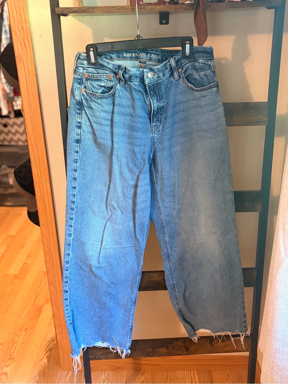 American Eagle Outfitters Women's Light Blue Straight-Leg Jeans